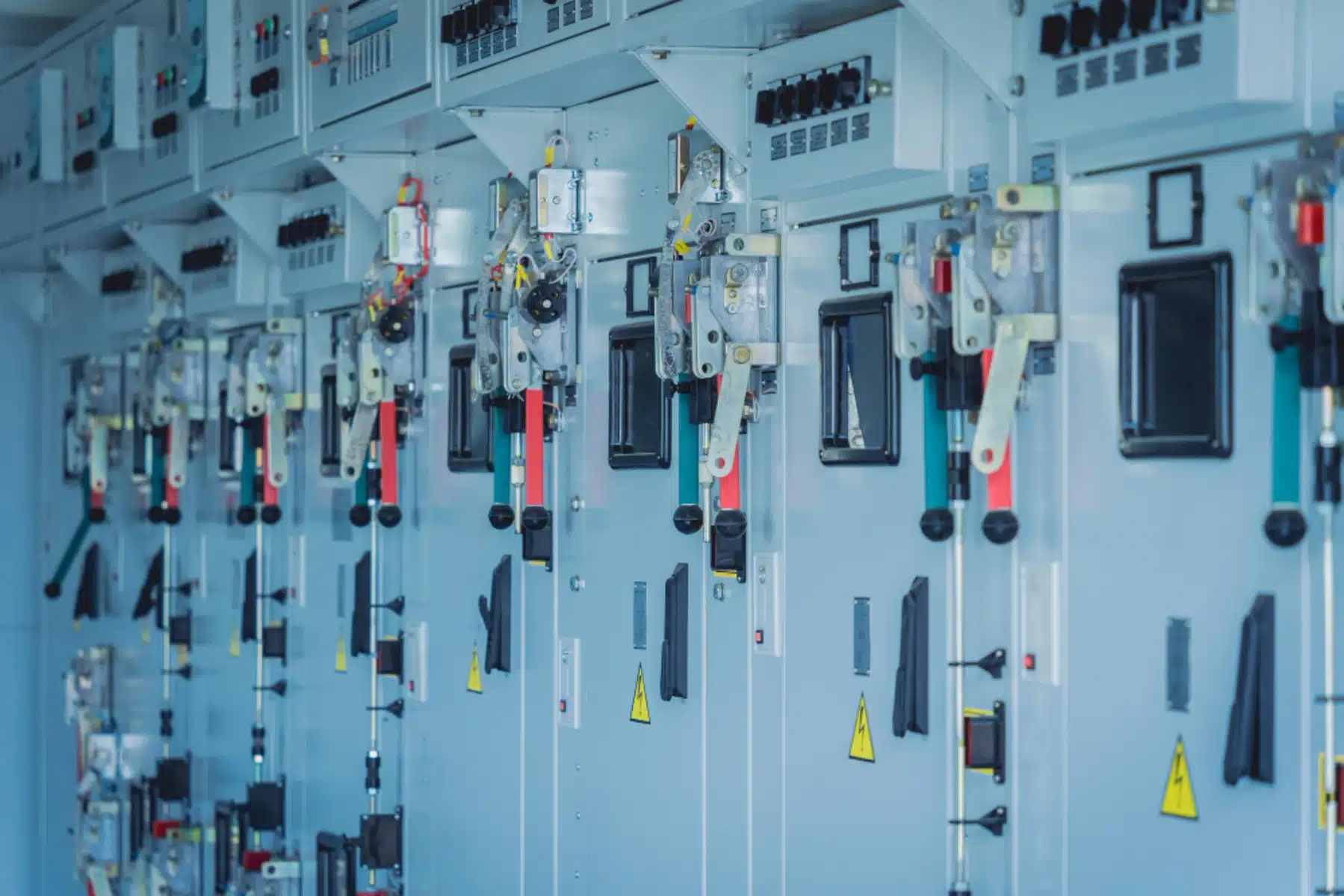 อุปกรณ์ป้องกันไฟฟ้าในชีวิตประจำวันที่ควรรู้จัก