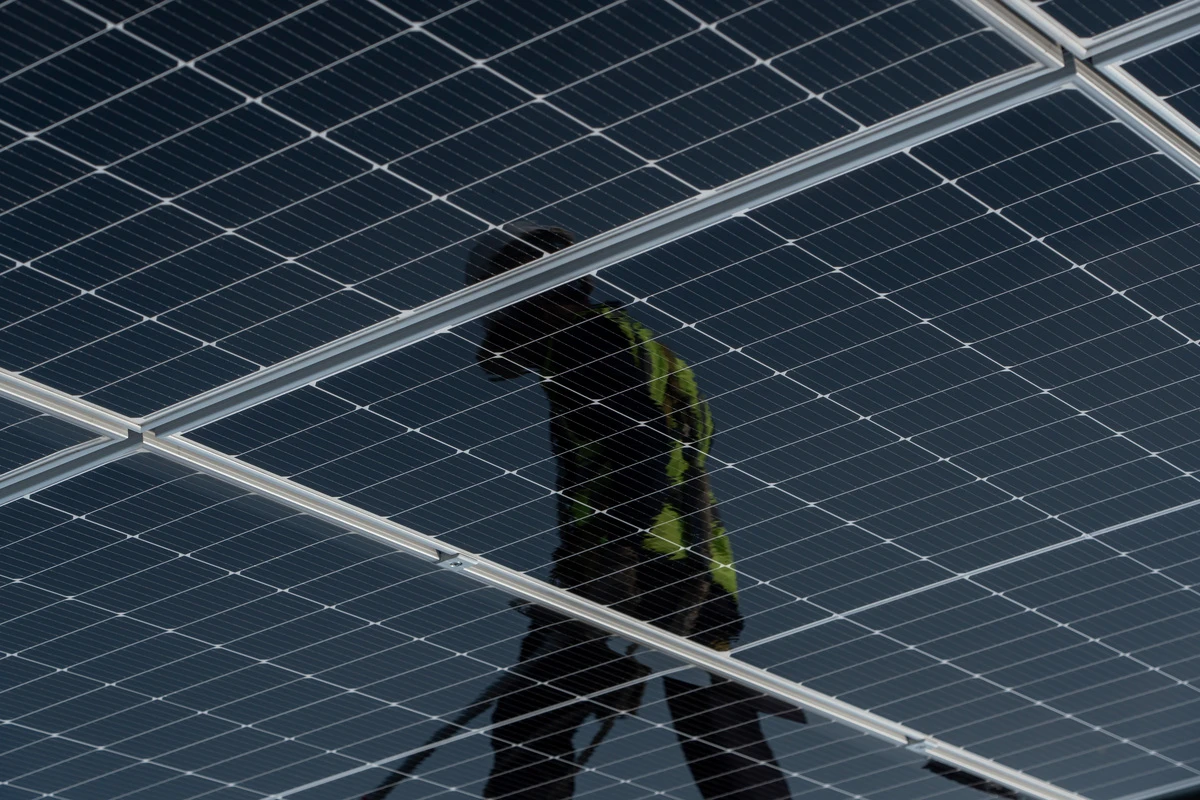 เทคนิคดูแลหลังคาโซล่าเซลล์