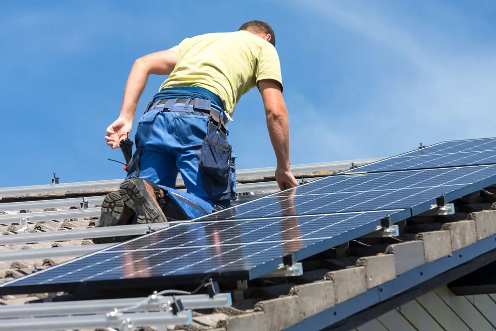 ณัฐภูมิ อีควิปเม้นท์ ให้บริการรับทำ solar carport